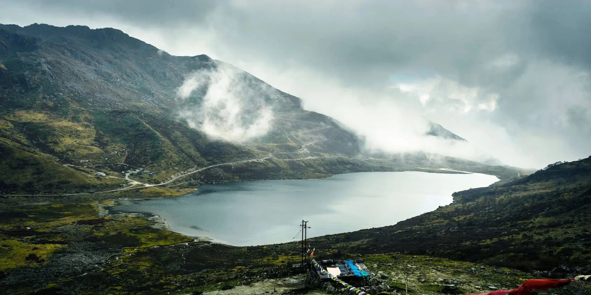 Tsomgo Lake - A Changing Beauty in Every Season Tsomgo Lake - A Changing Beauty in Every Season